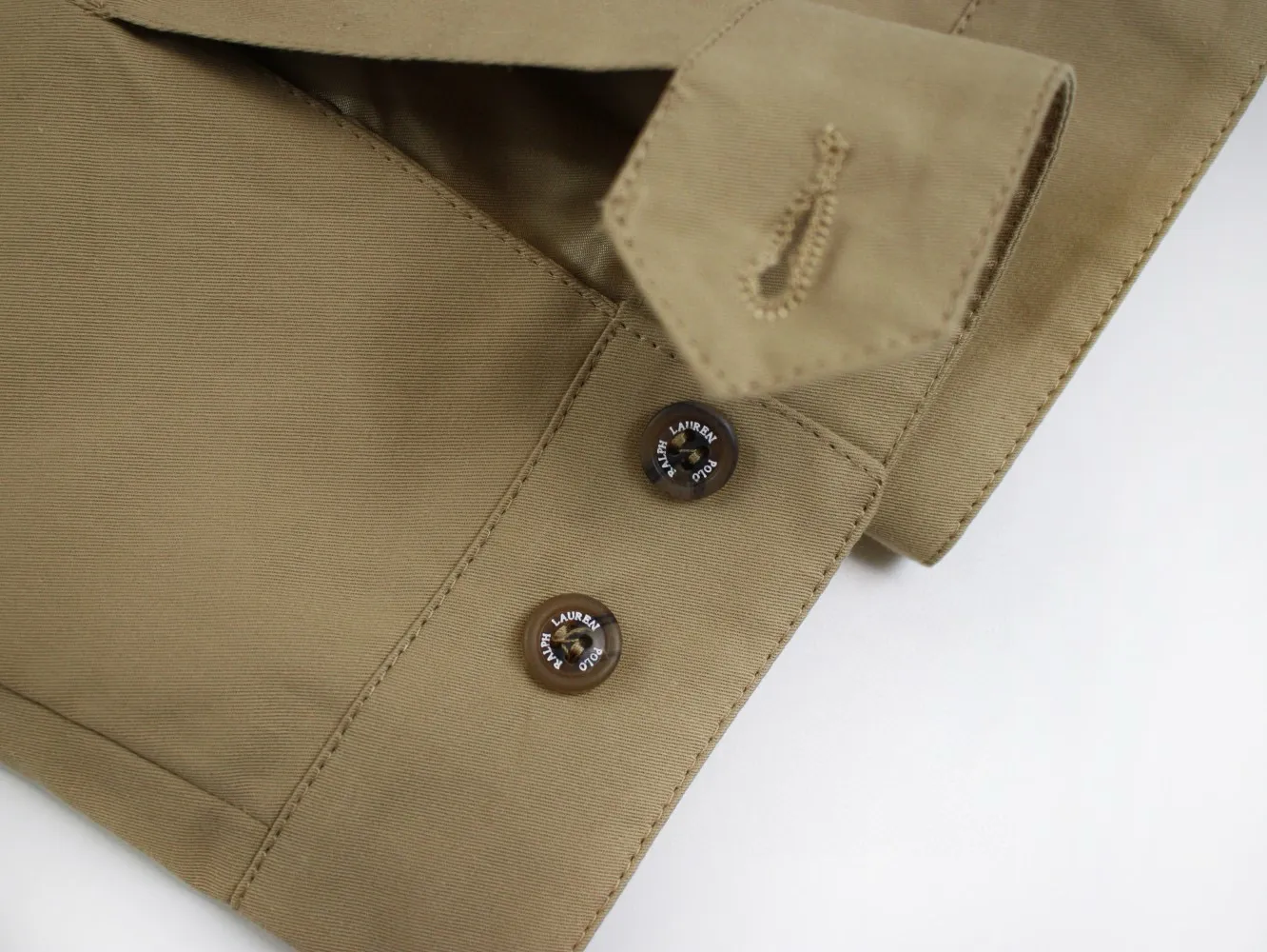 🅿️330 new model number: B129 Ralph Lauren's new 2024 classic old money style stand collar executive zipper jacket 1️⃣Selected from high-quality original developed pure cotton fabrics, with customized plaid lining inside, the overall wearing effect is very soft and comfortable, 2️⃣The workmanship details are perfectly controlled, the chest is exquisitely embroidered with small logos, and the dropped shoulders are made of splicing technology to create a unique design style that highlights your personality! The version is simple but not simple! 3️⃣ Complete with tag accessories, unisex design, and a very versatile jacket for men and women! Color: black, navy, khaki, green Size: S, M, L, XL